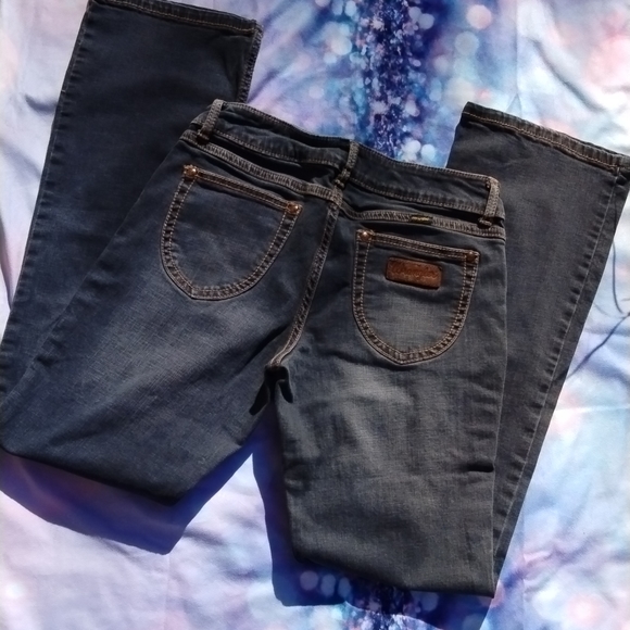 Wrangler Jeans - Picture 14 of 16